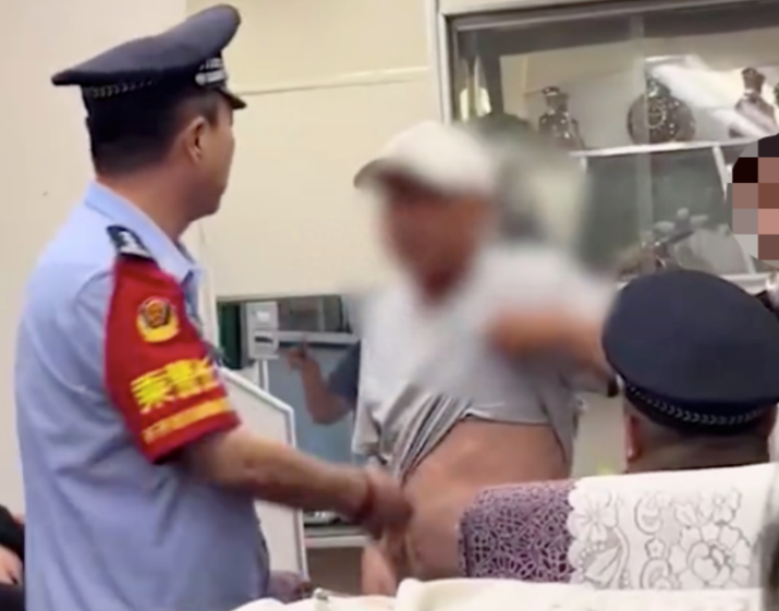 12306回应女子买3座被骂不道德：因特殊原因多买票是允许的