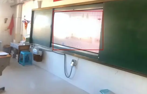 解决窗帘问题而不是解决老师，校长被停职，这下问题也迎刃而解！