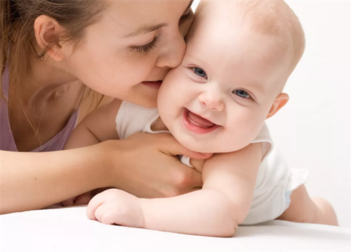 宝宝吃奶酪有哪些好处？用纯牛奶如何自制奶酪给宝宝吃