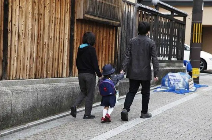 日媒：日本出生人数或连续8年创新低