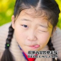 高龄产妇顺产三胞胎已平安出院 医生：三胞胎概率为七十万分之一，顺产风险大