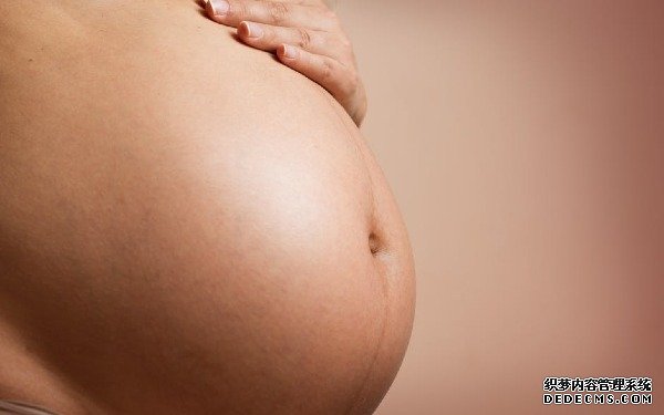 为什么医生不建议孕妇吃钙片？“过量食用”伤害母婴护理！