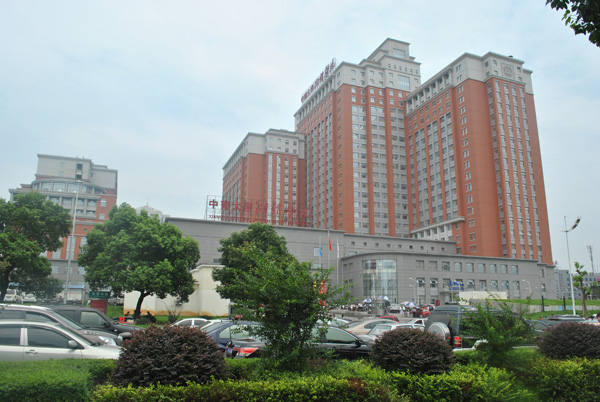 三代试管婴儿费用大概需要多少钱？能保证成功吗？