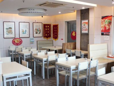 新生儿漾奶问题及解决方法