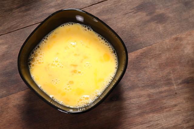 探究2岁左右孩子爱打人的因及应对策略