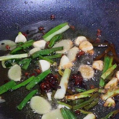 鼓励孩子尝试新事物:让孩子尝试新的事物,学习新的技能或者参加新的活动,这样可以培养他们的兴趣和独立性。