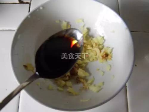 宝宝睡觉时笑：是做梦吗？