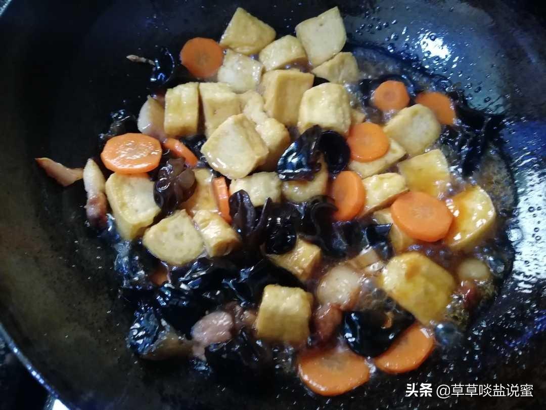 全面评测戴森V8Fluffy无线吸尘器：强大功能与易用性一览无余，适合各年龄段的使用者