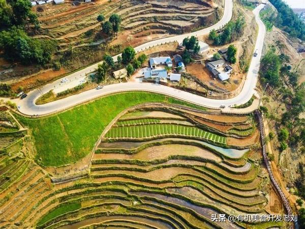 新生儿泪囊炎早期症状有哪些？新生儿泪囊炎如何按摩？