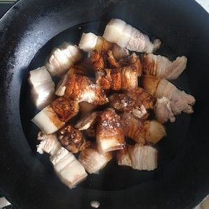 寒冷季节，带孩子们出门受限，朋友圈分享了这些温馨瞬间，让我们看看孩子们在家中的快乐时光。