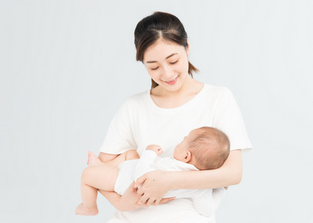 儿童多大可以独立食用成人食物？如何判断孩子是否能独立食用成人食物？