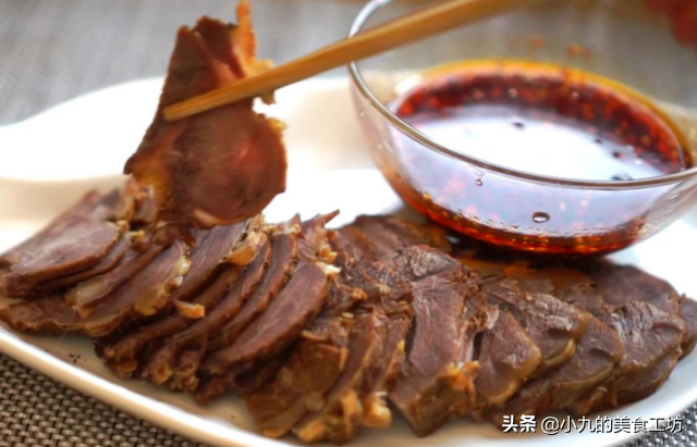 宝宝耳朵藏有大量耳屎，如何应对？请勿随意拔取耳勺！