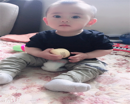 女性输卵管不通选择人工授精还是试管好？三代试管技术怎么样